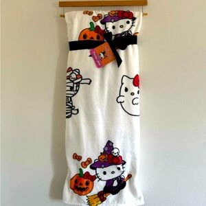 Hello kitty throw Halloween 🎃 👻blanket